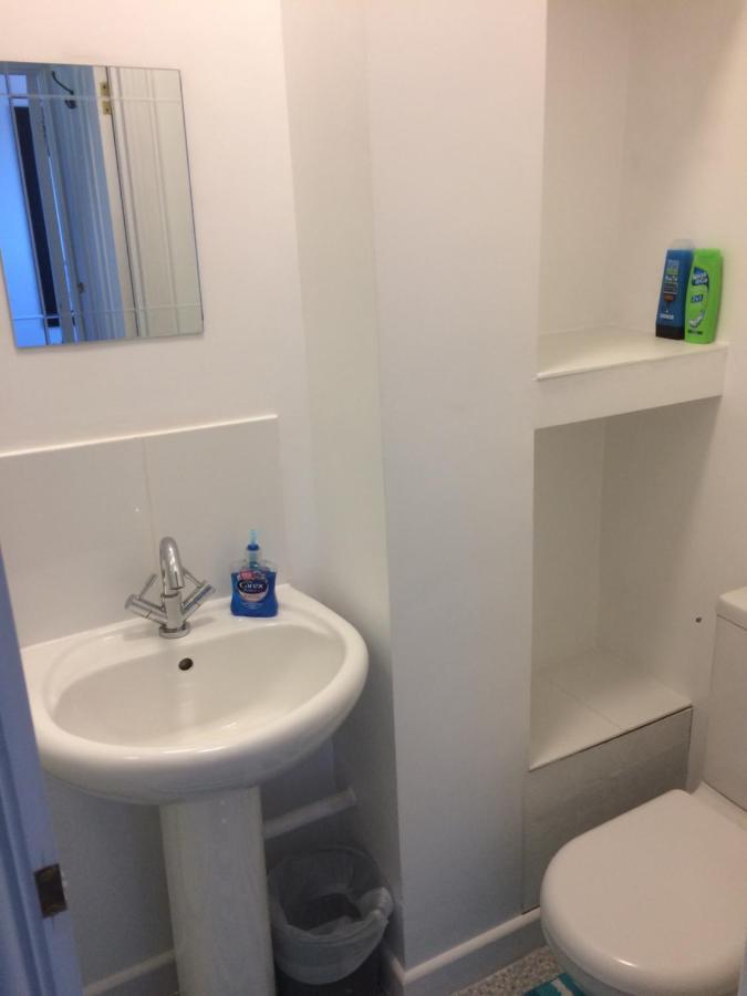 4 Bedroom House For Corporate Stays In Kettering Exteriör bild