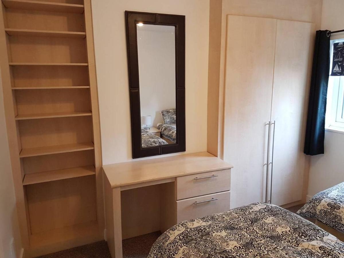 4 Bedroom House For Corporate Stays In Kettering Exteriör bild