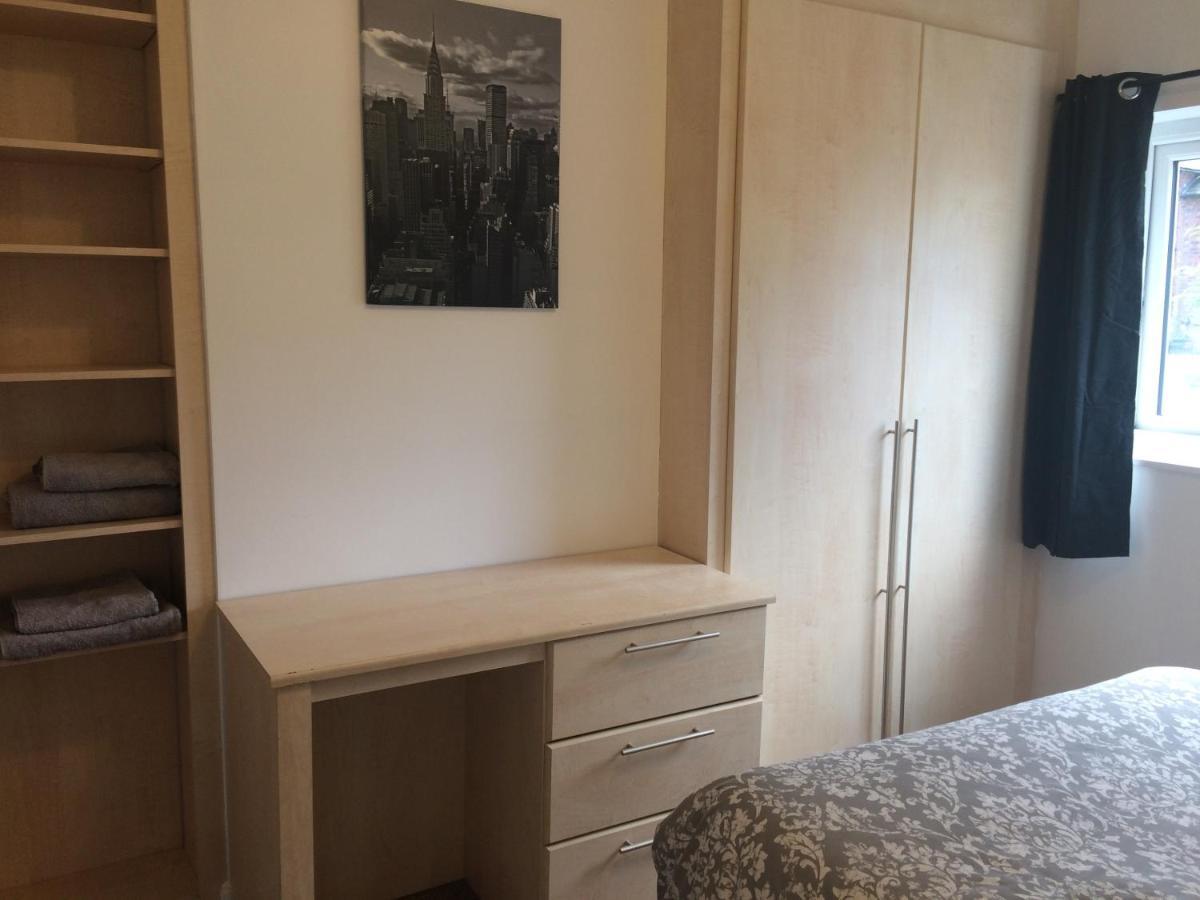 4 Bedroom House For Corporate Stays In Kettering Exteriör bild